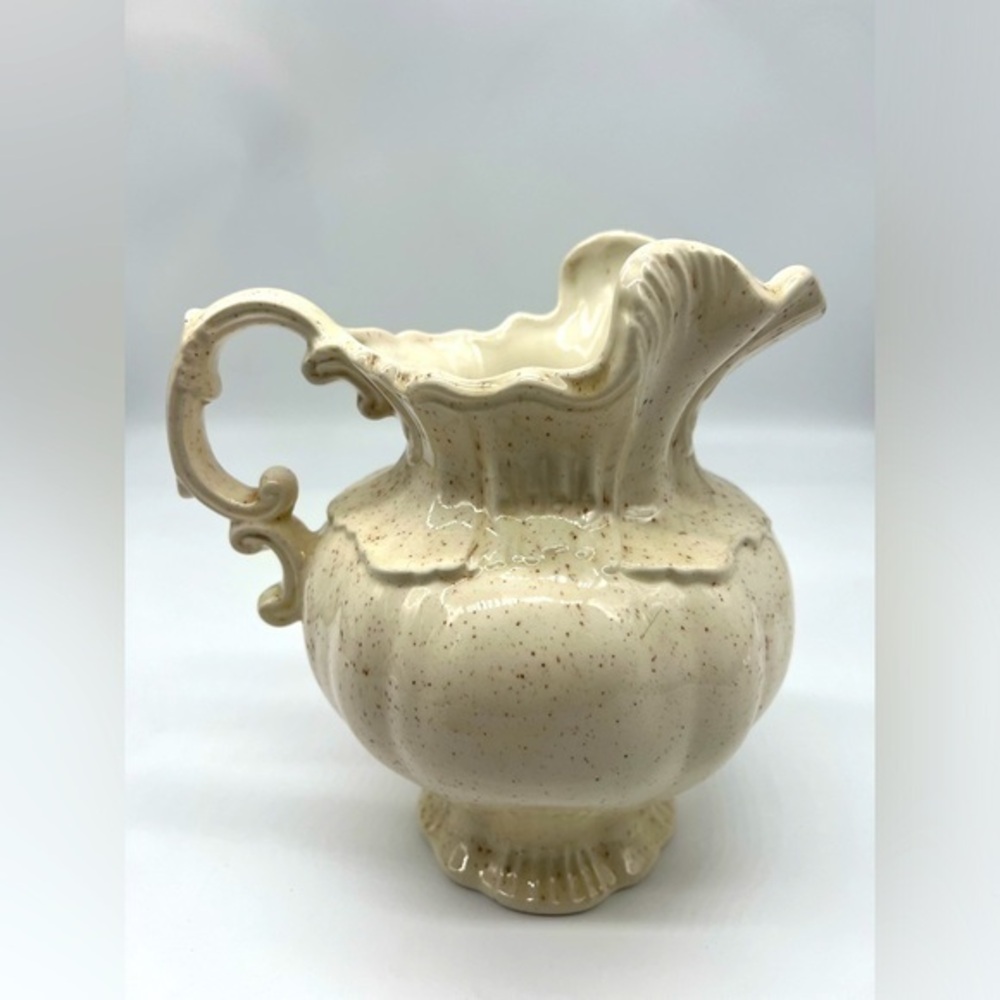 Vintage 1975 Arnels ceramic pitcher in excellent condition